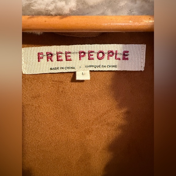 Free People oversized faux fur teddy jacket. Size Large. Worn once. - Picture 7 of 13